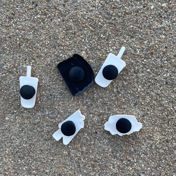 Set of 5 In-n-Out Burger Shoe Charms NEW - Picture 6 of 7